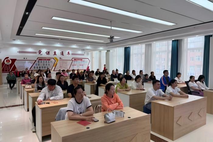 感悟榜样力量 筑牢科普初心——扎兰屯市科协开展《脊梁》情景音乐诗剧观影活动